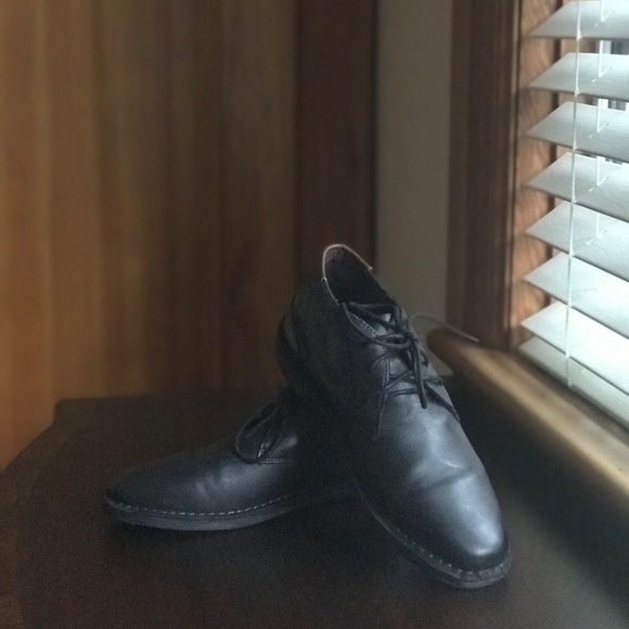 Kenneth Cole leather size5 and size36 black lace - Picture 1 of 8